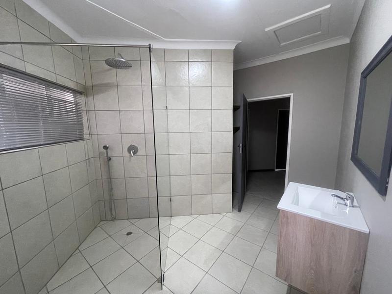 To Let 4 Bedroom Property for Rent in Vyfhoek A H North West